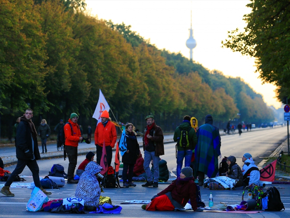 Çevreciler, Alman hükümetini protesto etti 25