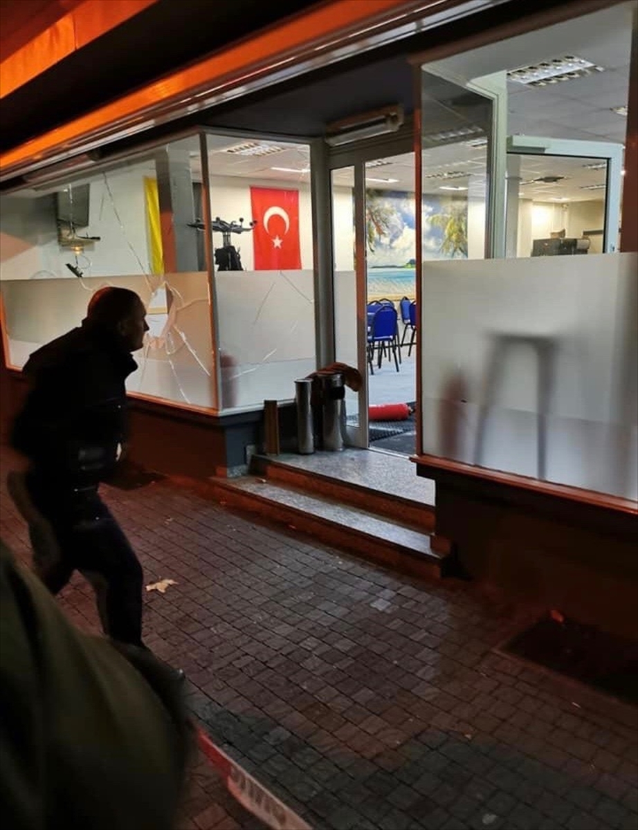 Almanya'da bir cami ve lokale saldırı 2