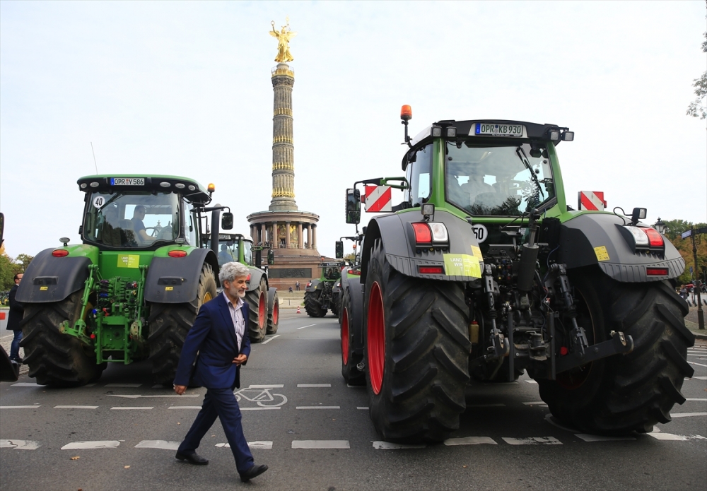 Alman çiftçiler hükümeti protesto etti 10