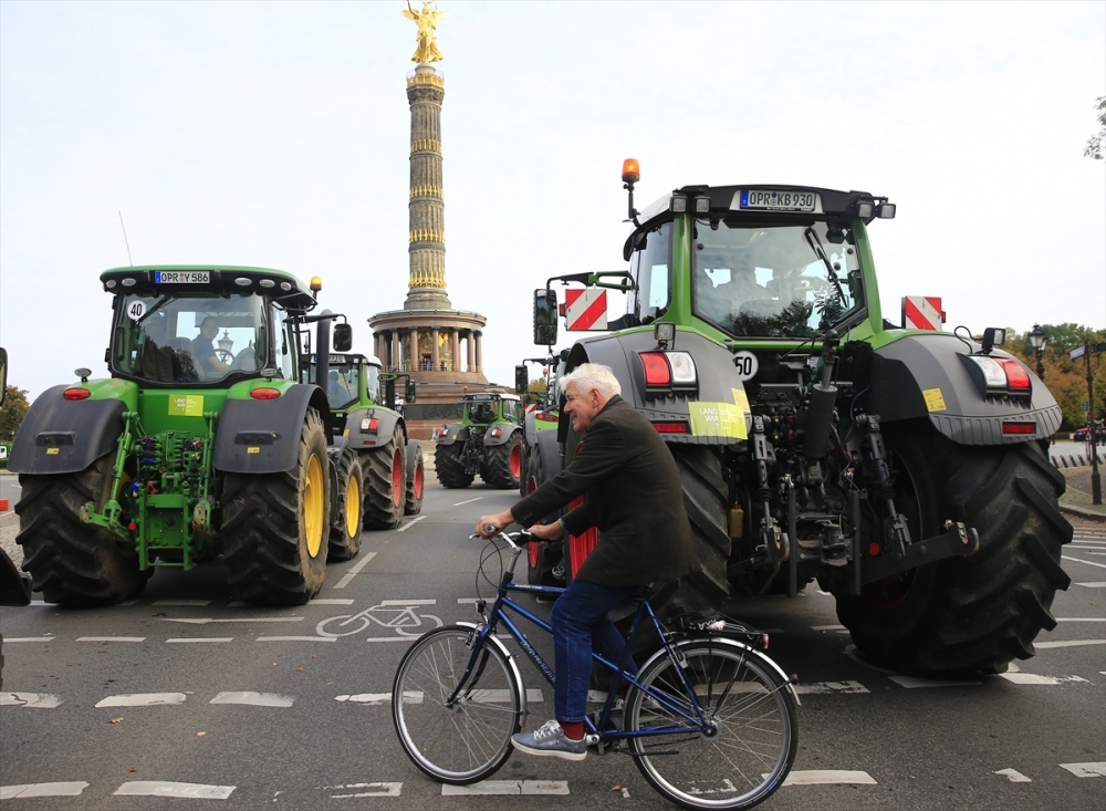 Alman çiftçiler hükümeti protesto etti 18