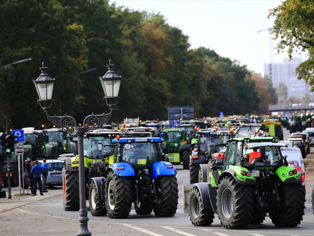 Alman çiftçiler hükümeti protesto etti 26