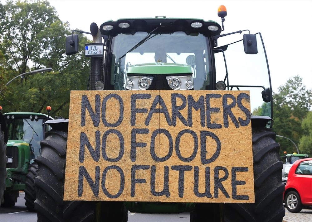 Alman çiftçiler hükümeti protesto etti 27
