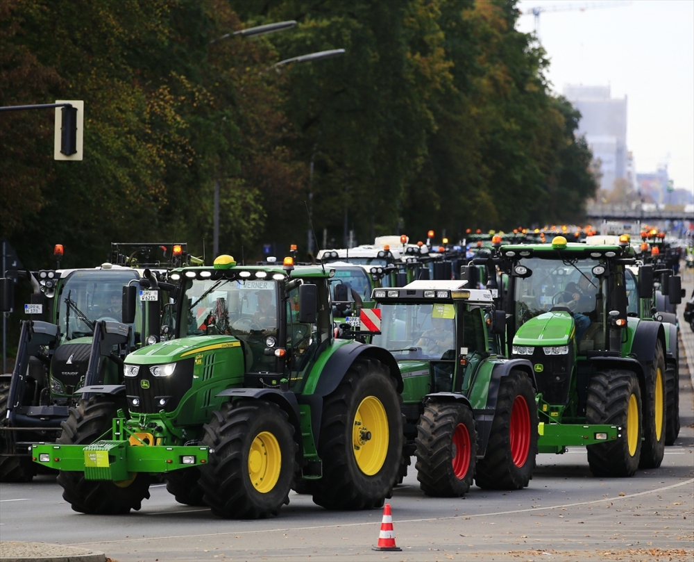 Alman çiftçiler hükümeti protesto etti 28