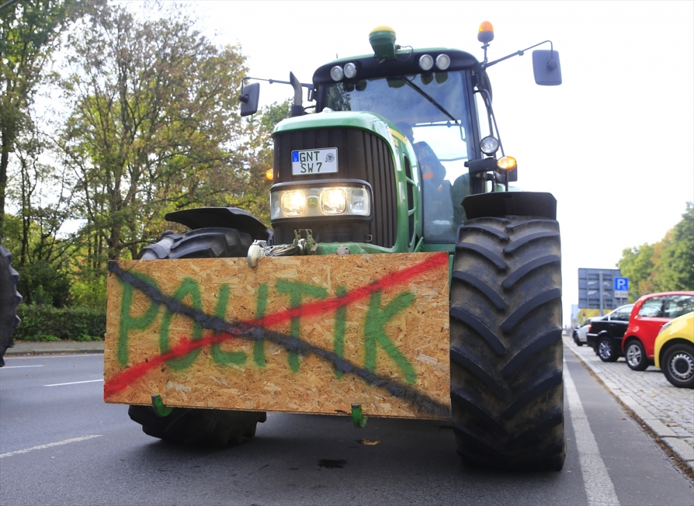 Alman çiftçiler hükümeti protesto etti 7