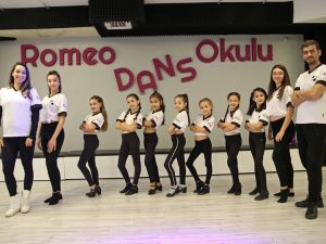 Minik dansçılar, 18-23 Kasım tarihlerinde, Almanya'da Türkiye'yi temsil edecekler