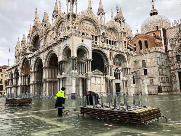 Venedik yeniden sular altında 8