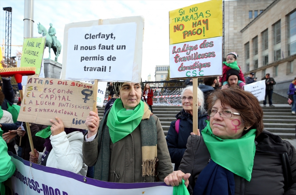 Brüksel'de kadına karşı şiddet protesto edildi 17