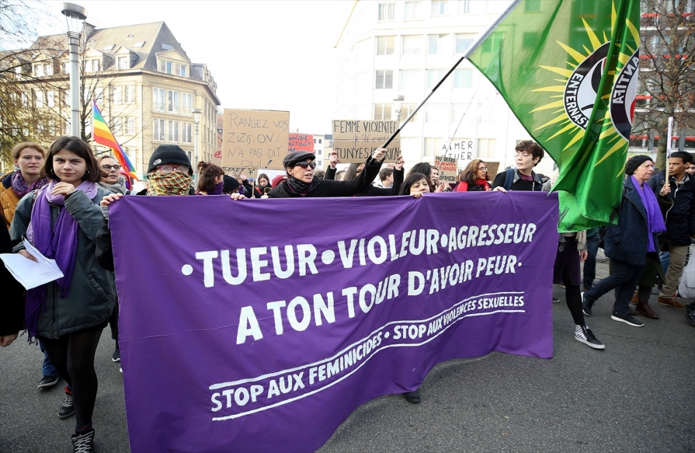 Brüksel'de kadına karşı şiddet protesto edildi 22