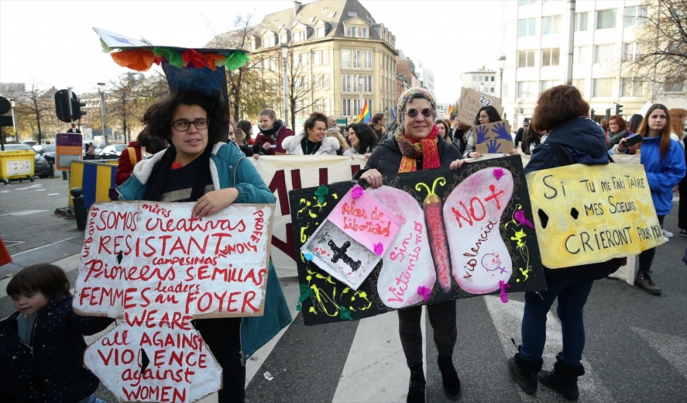 Brüksel'de kadına karşı şiddet protesto edildi 9