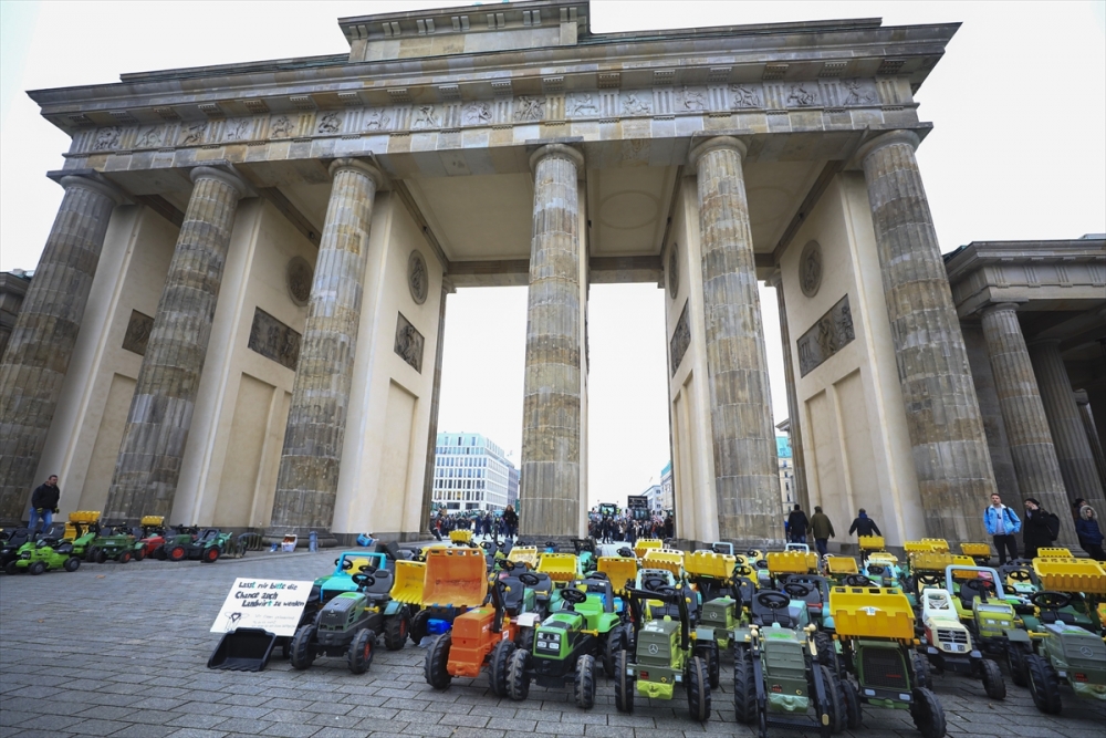 Almanya'da çiftçilerden hükümet protestosu 6