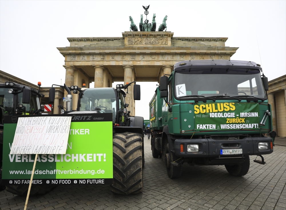Almanya'da çiftçilerden hükümet protestosu 7