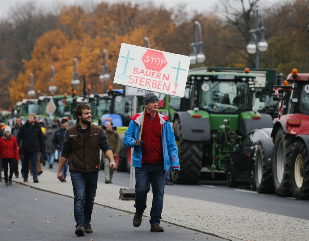 Almanya'da çiftçilerden hükümet protestosu 9