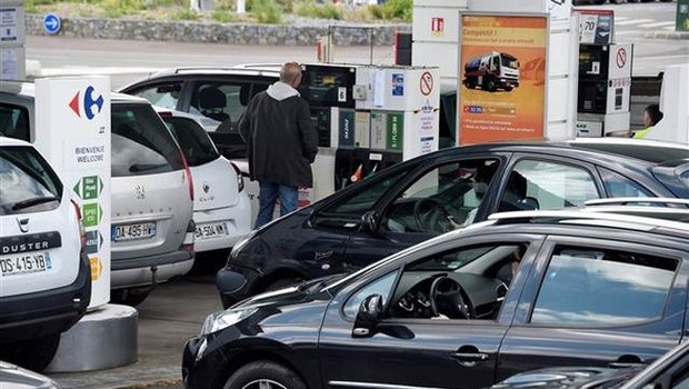 Fransa'da benzinliklerde benzin kalmadı