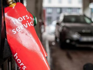 Fransa'da benzin savaşı: 1 ölü
