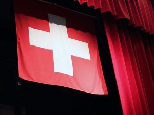 İsviçre halkı, herkese maaşı reddetti