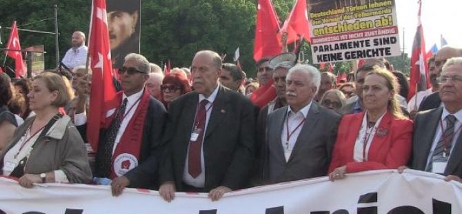 Berlin’de 'Ermeni Soykırımı' iddialarına karşı yürüyüş
