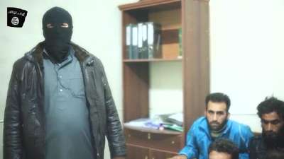 IŞİD SURİYE'DE 13 SÜNNİ AŞİRET ÜYESİNİN İNFAZ GÖRÜNTÜLERİNİ YAYINLADI