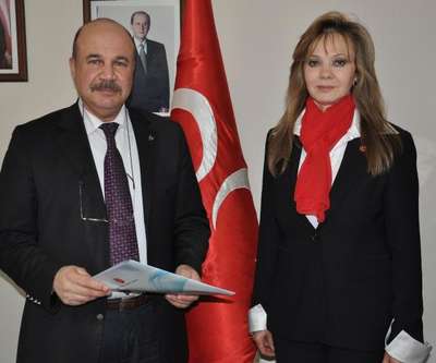 Sanatçı Savran, 'Reklam arası' sözüne inat vekilliğe aday oldu