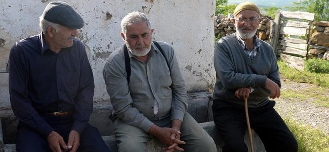 Cem Özdemir'e köylülerinden tepki