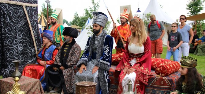 Almanya'da 'Osmanlı saltanat çadırı' kuruldu