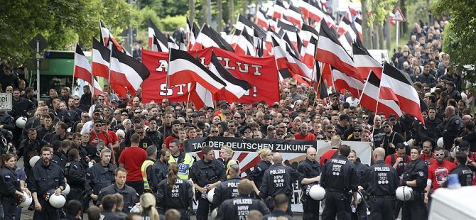 150 avro taksitle Nazi selamı