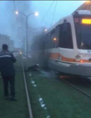 Seyir halindeki tramvayda yangın