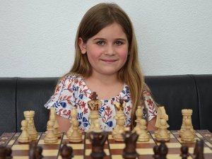 Aleyna satranç şampiyonu oldu