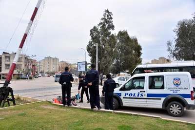Tren çarpan bisikletin sürücüsü ağır yaralandı