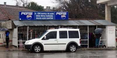 Cezaevi kantinini soydular