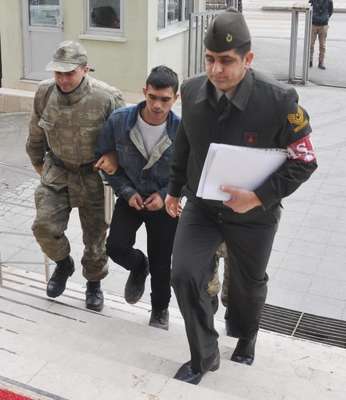 Askerden izinli geldi, üvey annesini 30 bıçak darbesiyle öldürdü (2)