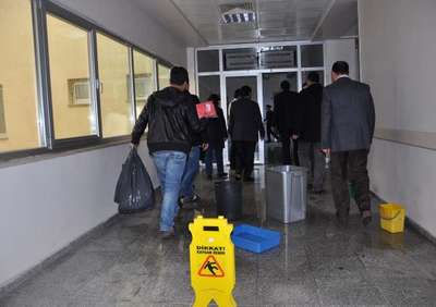 Hastaneden sızan suya kovalı önlem