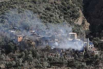 Yusufeli’nde yangın: 22 ev yandı (3)