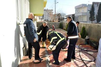 Adıyaman'da bodrum katta çıkan yangını itfaiye söndürdü