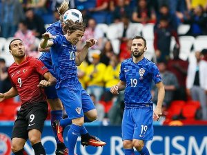 Türkiye'den EURO 2016'ya kötü başlangıç