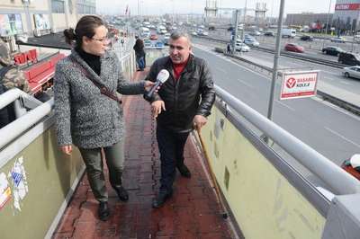 Yürüme engellinin metrobüs çilesi