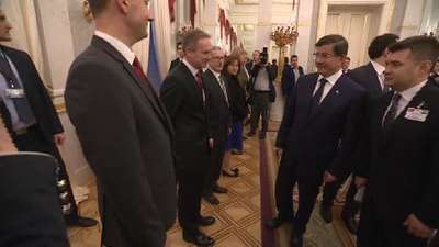 Başbakan Davutoğlu'ndan Orgeneral Özel'e baş sağlığı telefonu