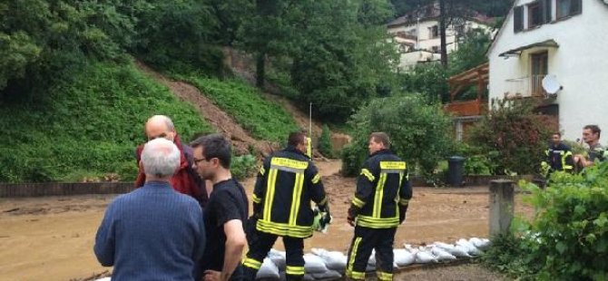 Almanya ve Fransa sele teslim: 11 ölü