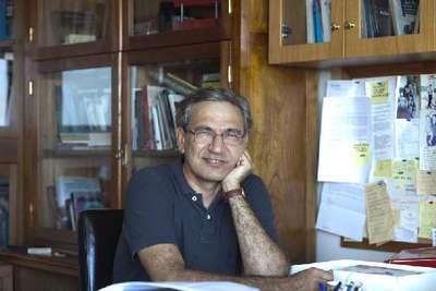 Orhan Pamuk Kadıköy'de okurlarıyla buluşuyor