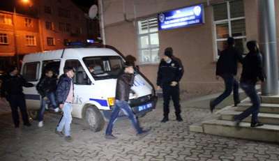 Yurtta öğrenci kavgası: 20 gözaltı