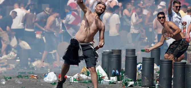 Almanya'da 6 Rus holigan gözaltına alındı