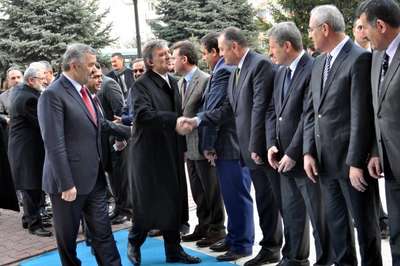 Abdullah Gül, babası ve bir yakınını hastanede ziyaret etti (3)
