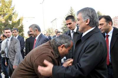 Abdullah Gül, babasını ve bir yakınını hastanede ziyaret etti (4)