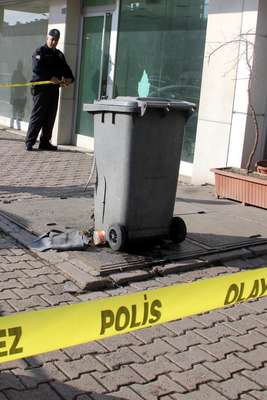 Şişirdiği otomobil lastiği patladı, babası yaralandı