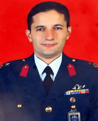 Şehit binbaşı Eskişehir'de gözyaşları arasında toprağa verildi