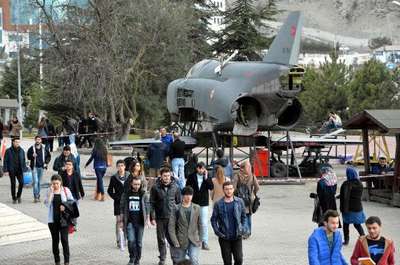 Karabük Üniversitesi’nde savaş uçağı sergilenecek