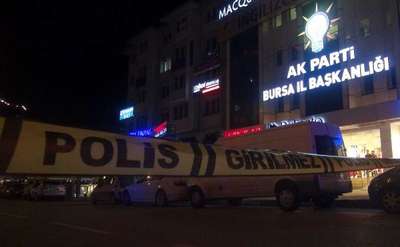 Ak Parti il binası önünde bomba paniği