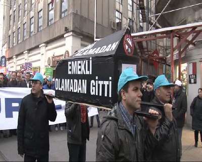 Türk-İş'ten "tabutlu" kıdem tazminatı eylemi