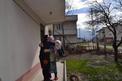 Ukrayna'dan kaçan Ahıskalı Türkler İnegöl'e geldi