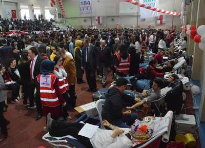Karabük Üniversitesi'nde bir günde 2071 ünite kan toplandı
