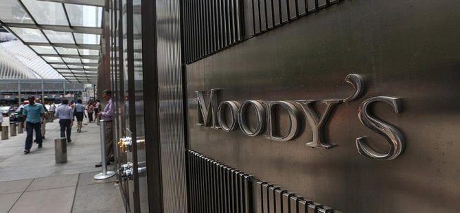 Moody's İtalya'nın kredi notunu düşürdü